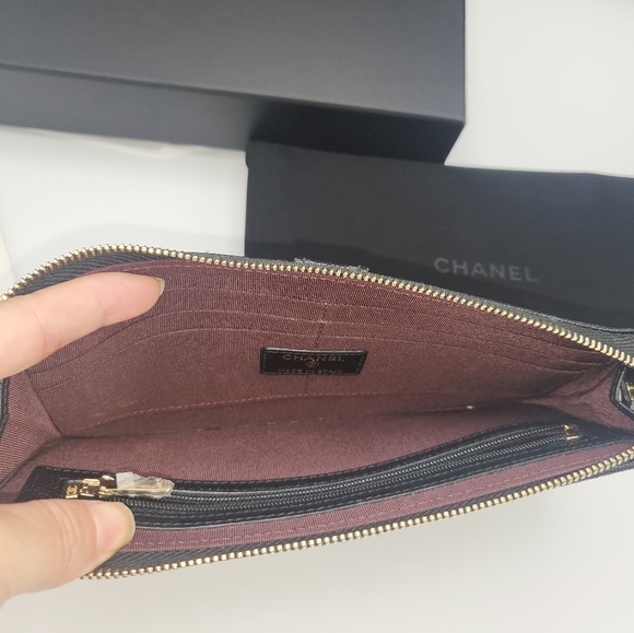 Authentic Chanel classic clutch with chain handle/wrislet - Picture 12 of 16